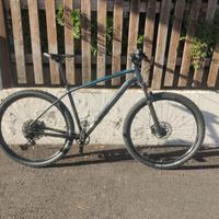 Bicicletta Cube Attention 2025 Taglia XL