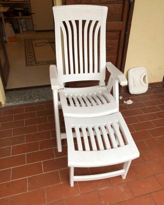 sdraio da giardino con poggiapiedi