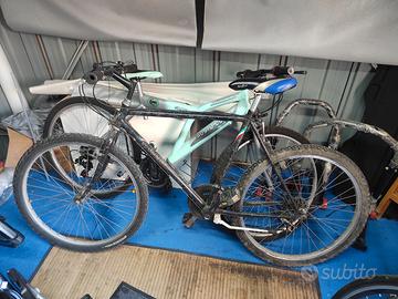 Mountain bike nera
