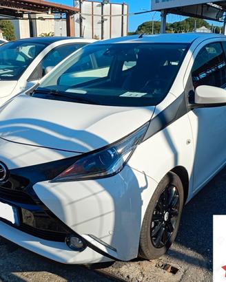 Toyota Aygo 1.0 VVT-i 69 CV 5 porte x-wave TSS MMT