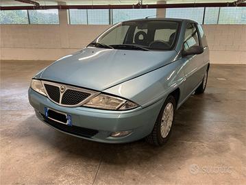 Lancia y - 2002