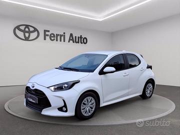 TOYOTA Yaris 1.5h active