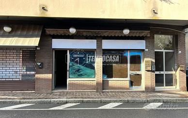 LOCALE COMMERCIALE IN CENTRO VILLA GUARDIA