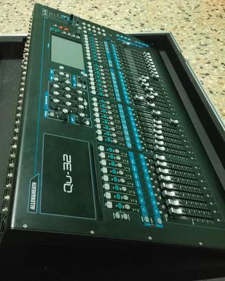 ALLEN & HEATH Qu-32 Chrome