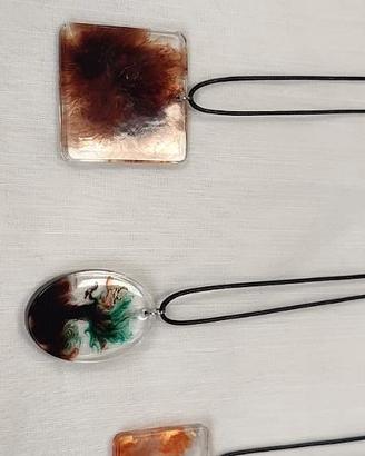 Collane con ciondoli in resina