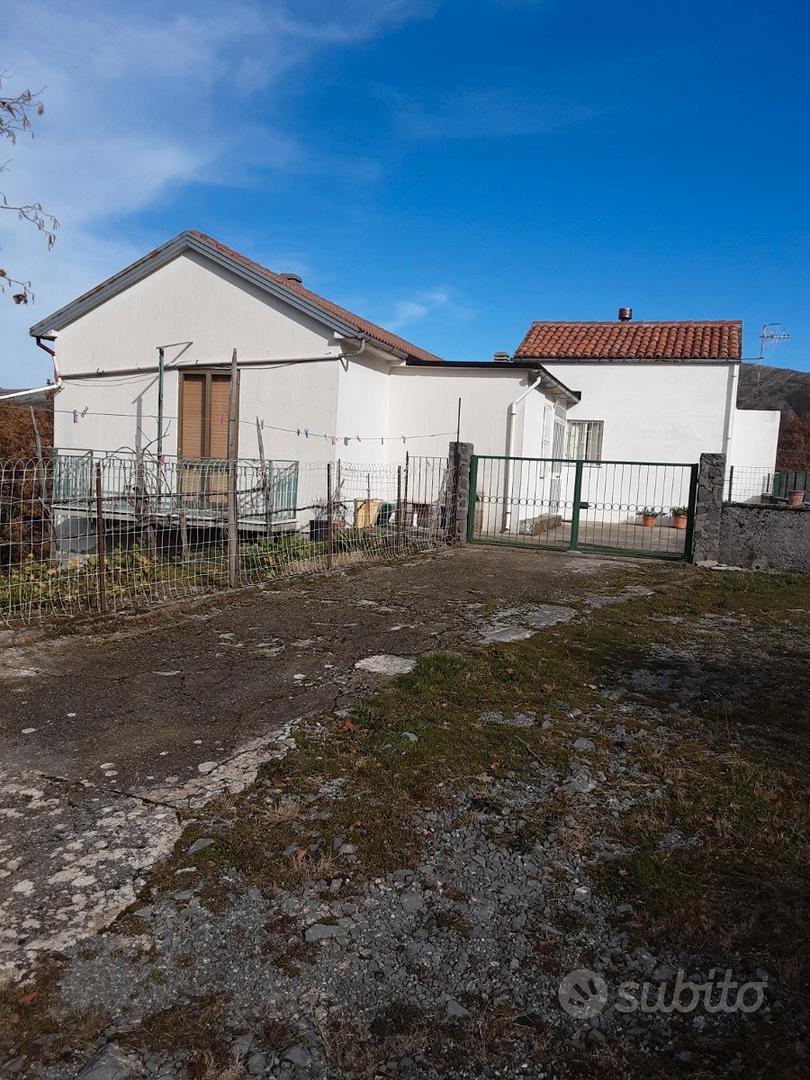 Casa in campagna più terreno e bosco - Vista 2