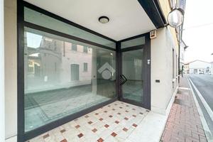 NEGOZIO A BORGO SAN GIACOMO