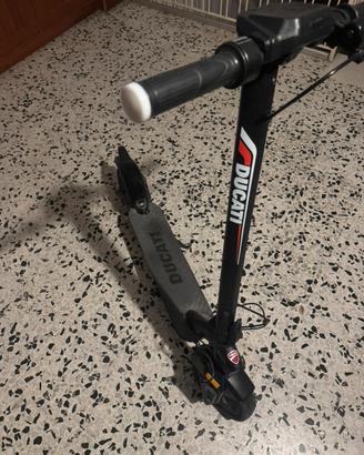 Monopattino Elettrico Ducati