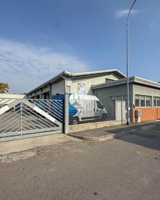 CAPANNONE A SAN GIULIANO MILANESE
