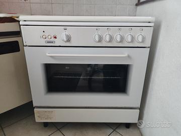 Cucina a gas 5 fuochi con forno