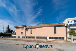 Immobile di 520 m² a Cuneo