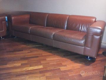 Tecno divani 3 e 2 posti  pelle bordeaux. Borsani