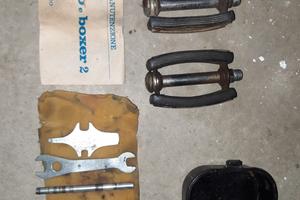 Piaggio ciao kit attrezzi completo , pedali AM ecc