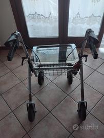 Deambulatore rollator