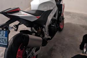 Aprilia tuono V4 1100 factory 2024