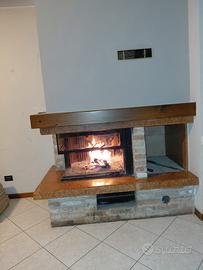 Caminetto ad angolo con monoblocco interno