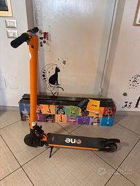 Monopattino elettrico spillo