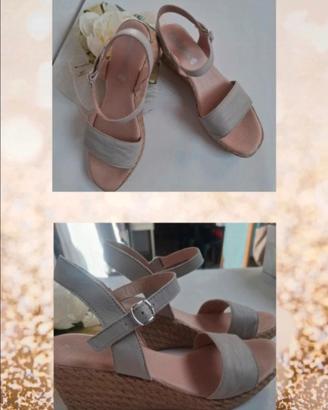 sandali beige nuovi