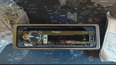 Radio Pioneer per auto con Bluetooth 