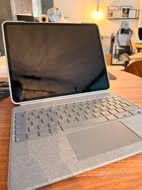 iPad Pro 12,9” M2 1TB + Logitech Combo Touch