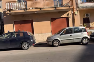 Locale commerciale 60 mq,cat 2 luci c2 ,2 bagni
