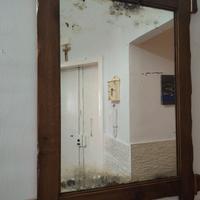 Specchio con vetrina in legno