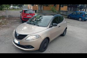 lancia y monogram gold