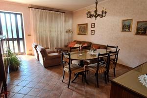 Mellea: Casa con giardino
