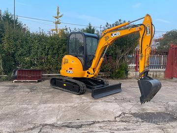 E32 Escavatore 37 q JCB 2006