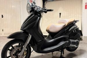 Beverly 500 cruiser
