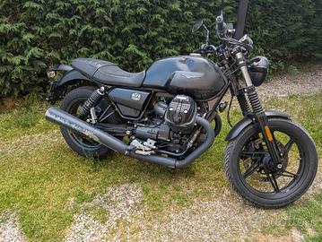 Moto Guzzi v7 Stone 850
