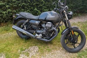 Moto Guzzi v7 Stone 850