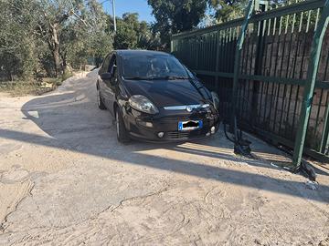Fiat punto 1.2 benzina, anno 2012 con 175.000 km
