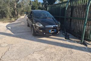 Fiat punto 1.2 benzina, anno 2012 con 175.000 km