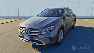 MERCEDES-BENZ GLA 220 Automatic 4Matic Sport