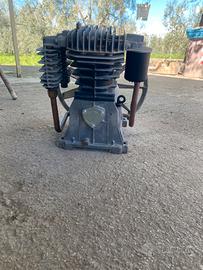 Gruppo pompante compressore
