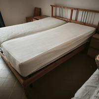 letto in abete con due comodini Malm e sedia