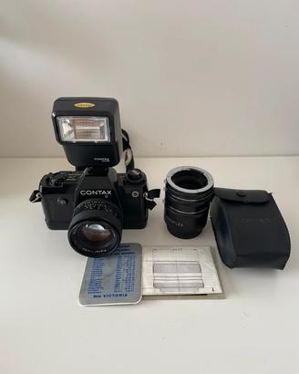 Contax 137MD + Carl Zeiss 50mm 1.4  + flash