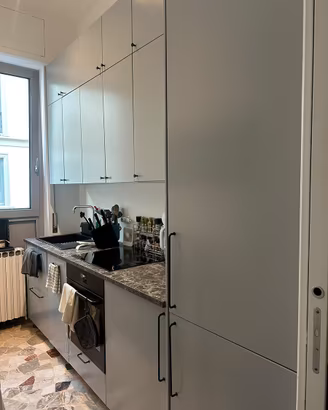 Cucina compresa elettrodomestici