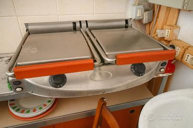 due piastre in vetroceramica scalda panini 