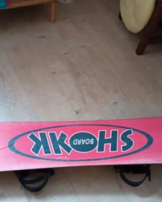 Snowboard SHOKK 143 cm usato poche volte.