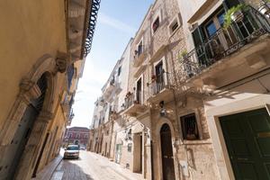 Intero stabile autonomo in pieno centro storico