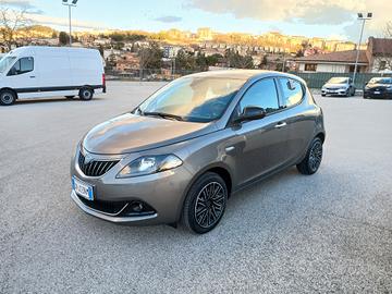 LANCIA YPSILON 1.0 HYBRID GOLD 2023