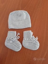 Cappellino e babbucce neonato 