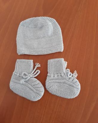 Cappellino e babbucce neonato 
