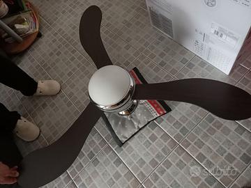ventilatore da soffitto con luce