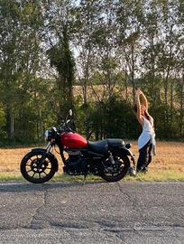 Royal Enfield Meteor 350 Rossa