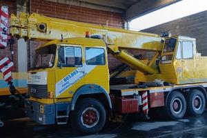 autogru iveco 330