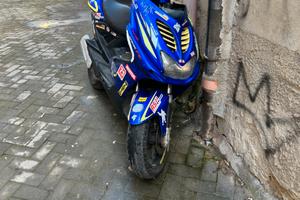 Aerox edizione limitata valentino rossi