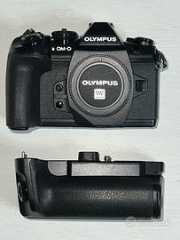 Olympus OM-D E-M1 II + Power Grip